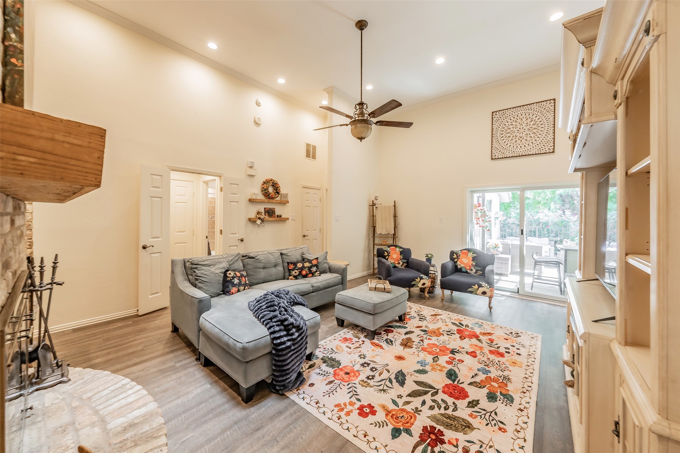 5912 Meadow Wood Lane Fort Worth TX 76112