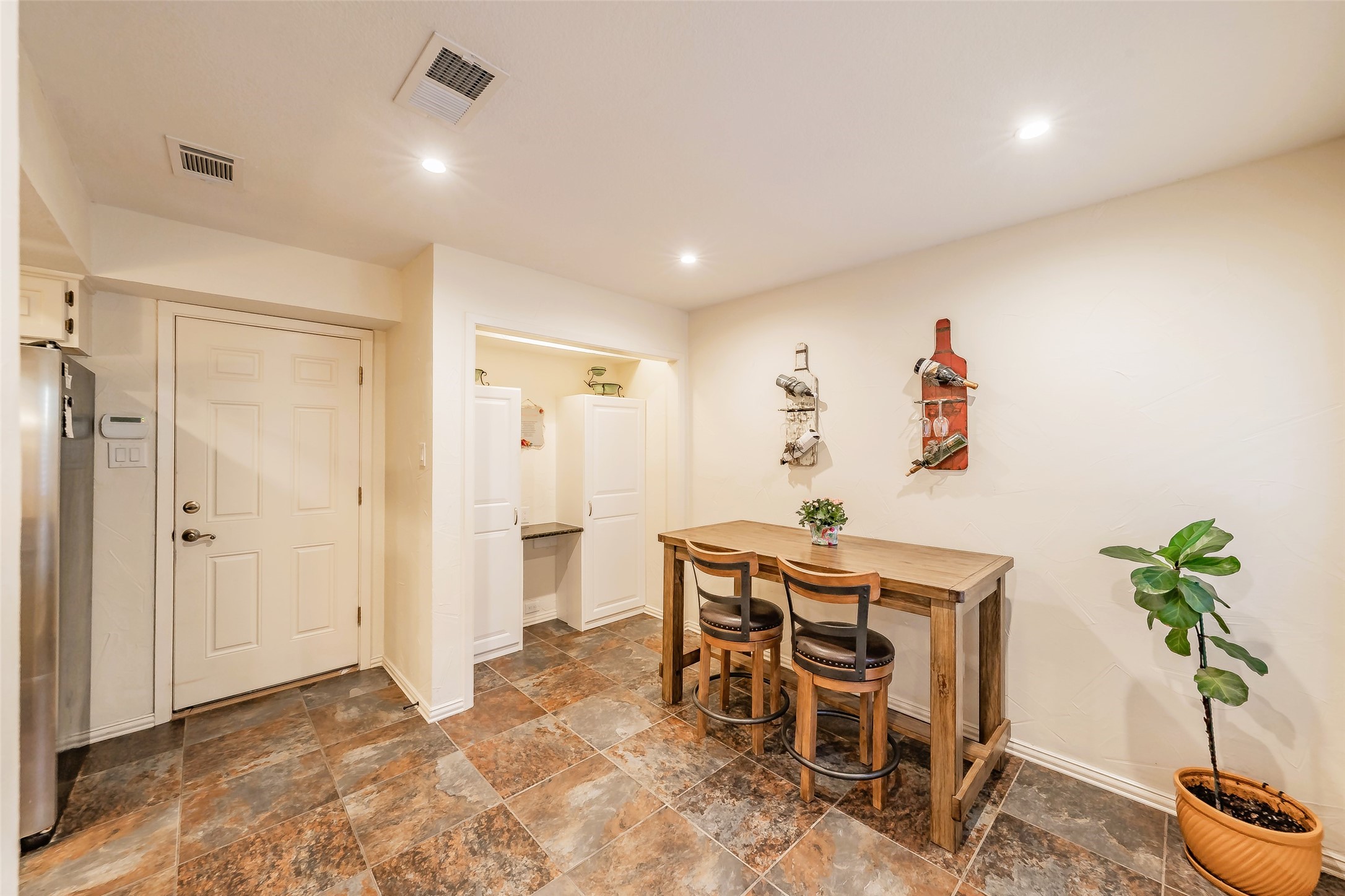 5912 Meadow Wood Lane Fort Worth TX 76112