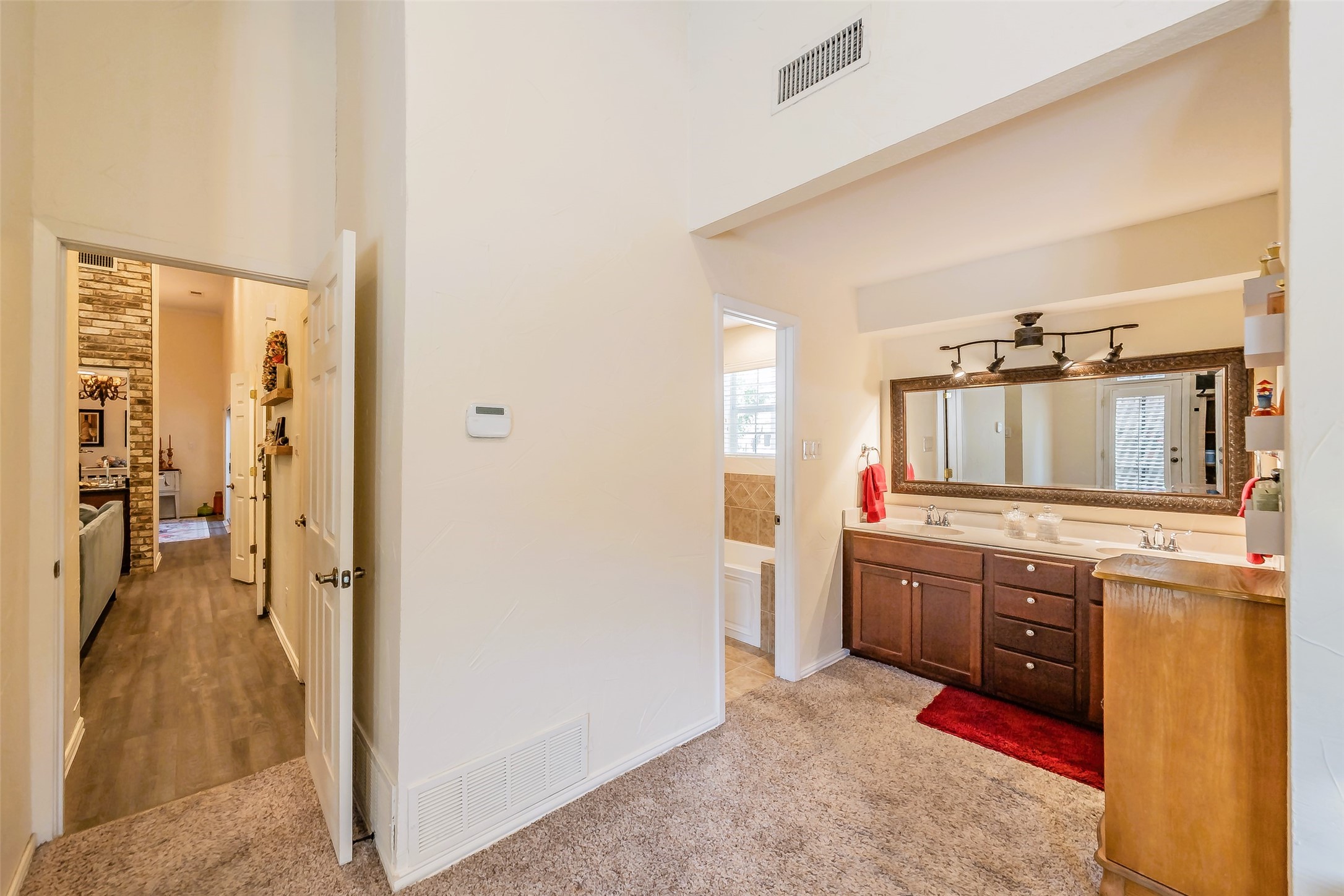 5912 Meadow Wood Lane Fort Worth TX 76112