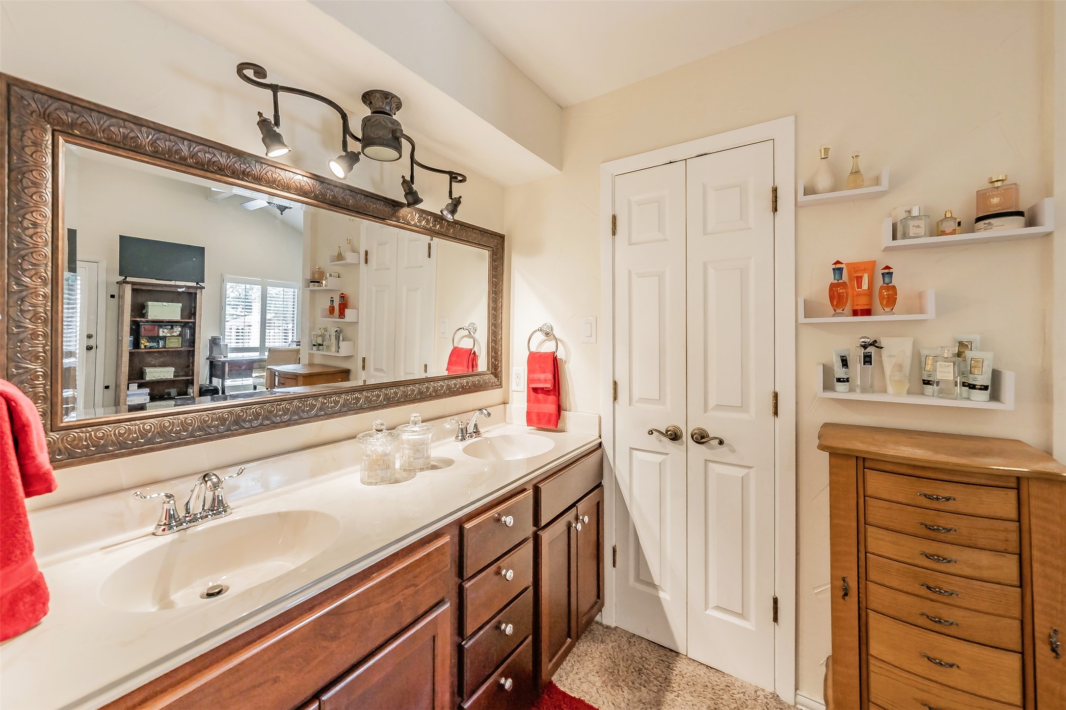5912 Meadow Wood Lane Fort Worth TX 76112
