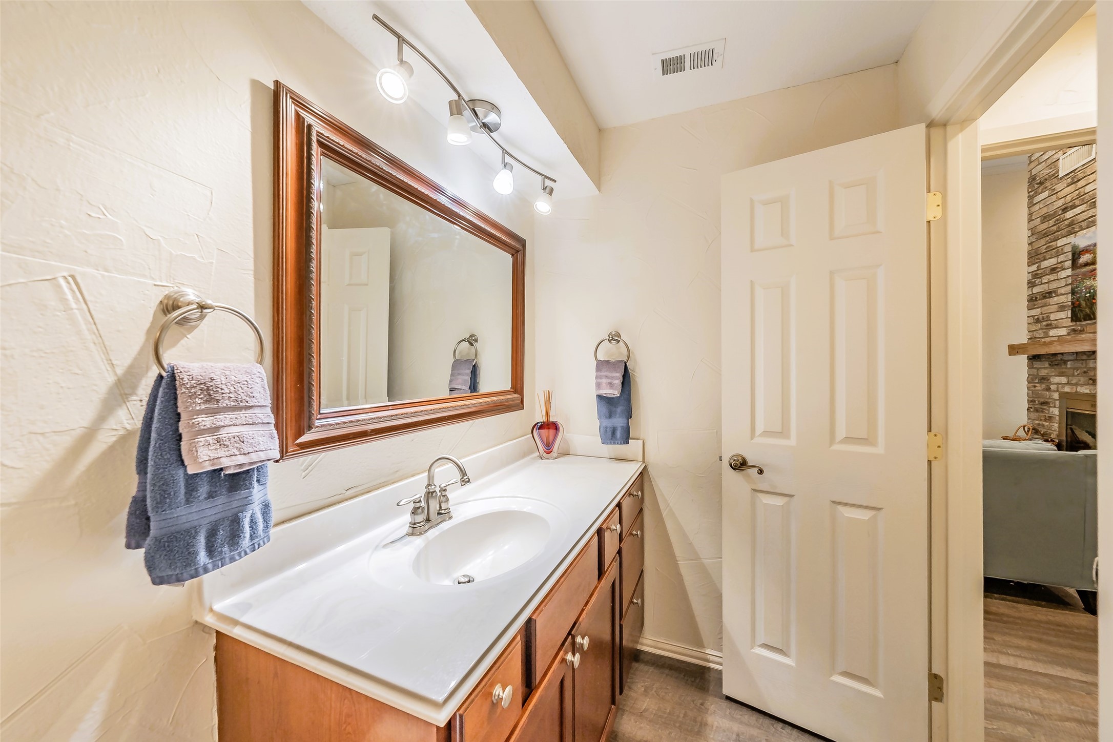5912 Meadow Wood Lane Fort Worth TX 76112