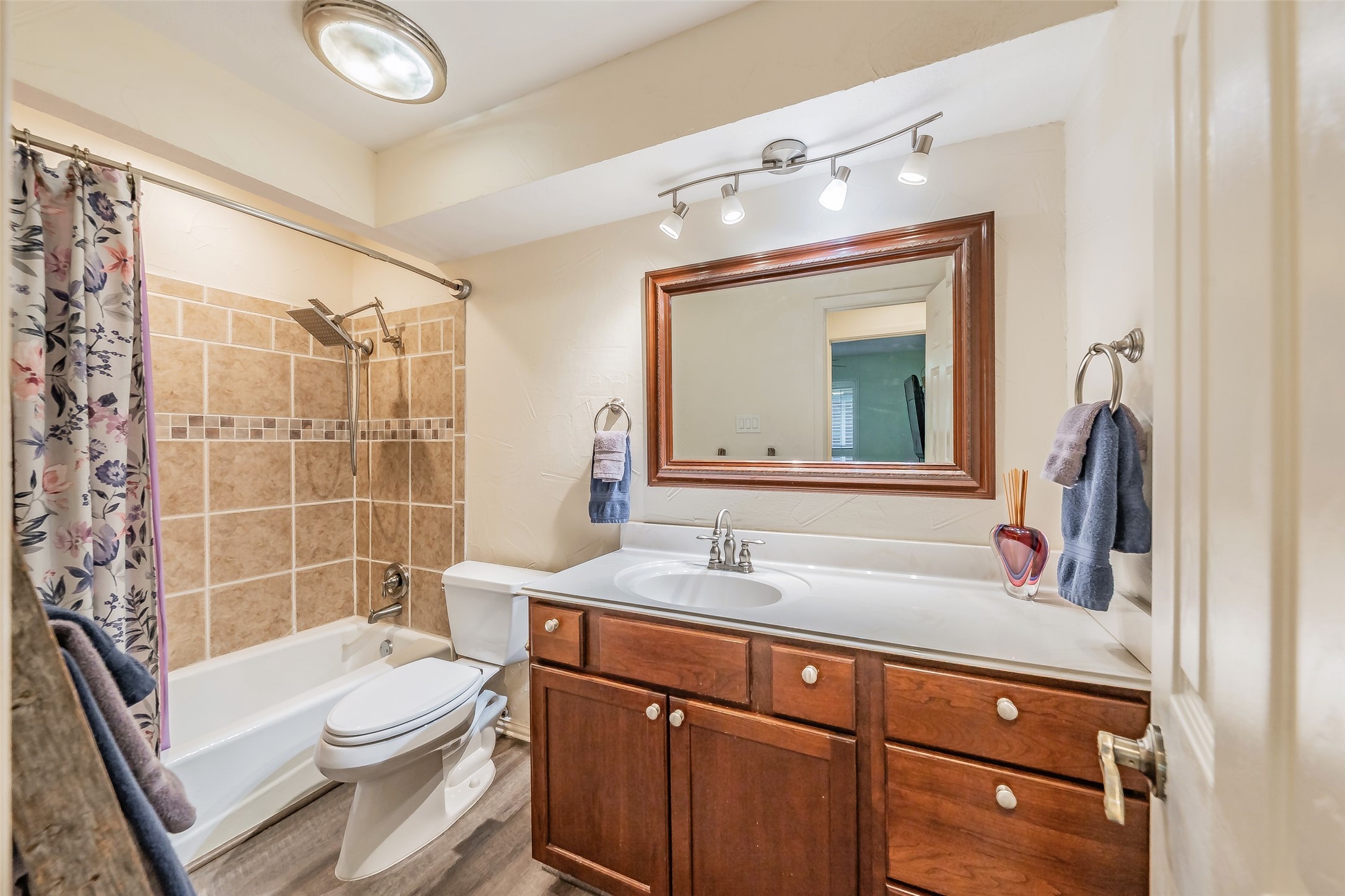 5912 Meadow Wood Lane Fort Worth TX 76112
