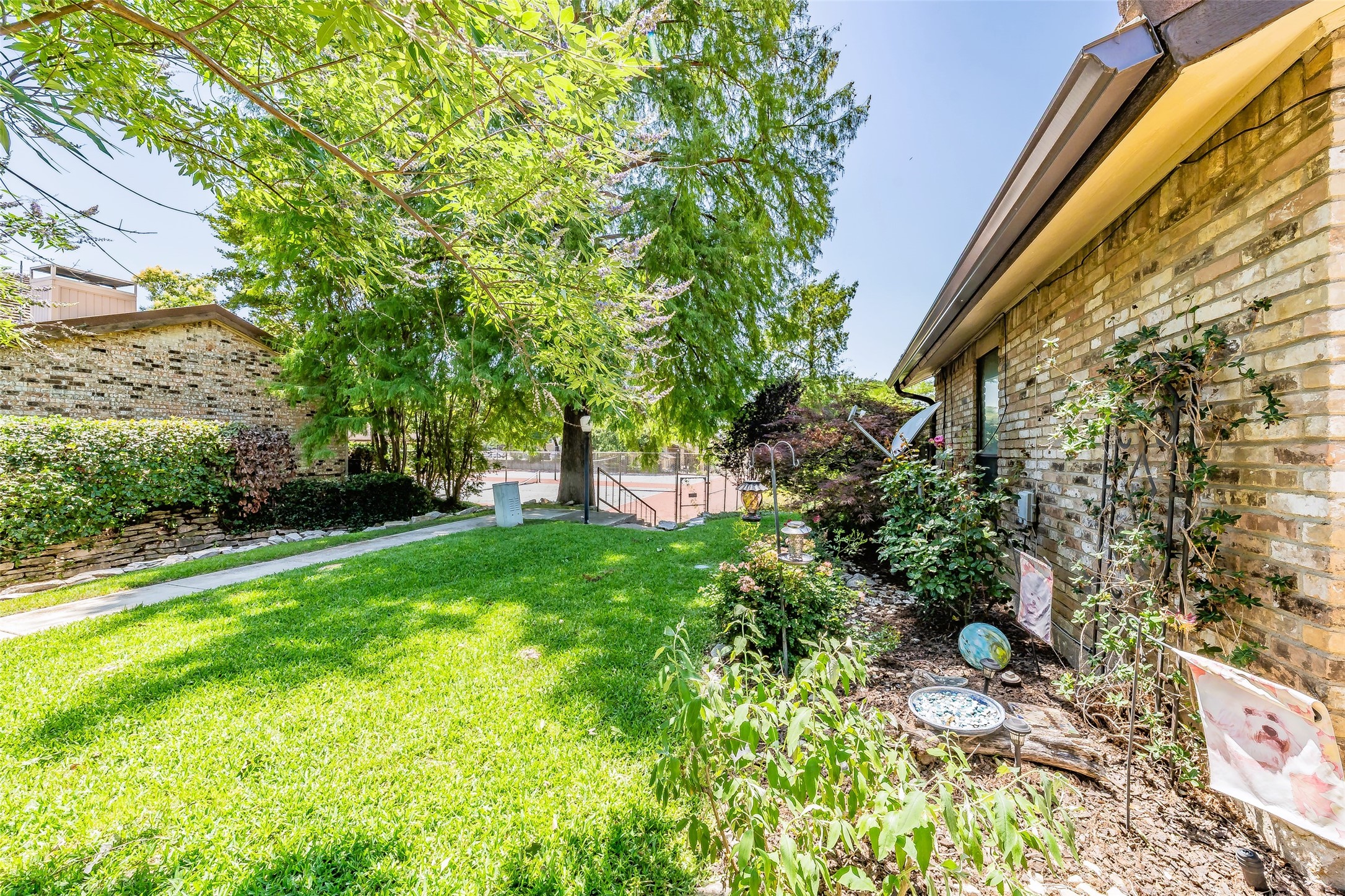 5912 Meadow Wood Lane Fort Worth TX 76112