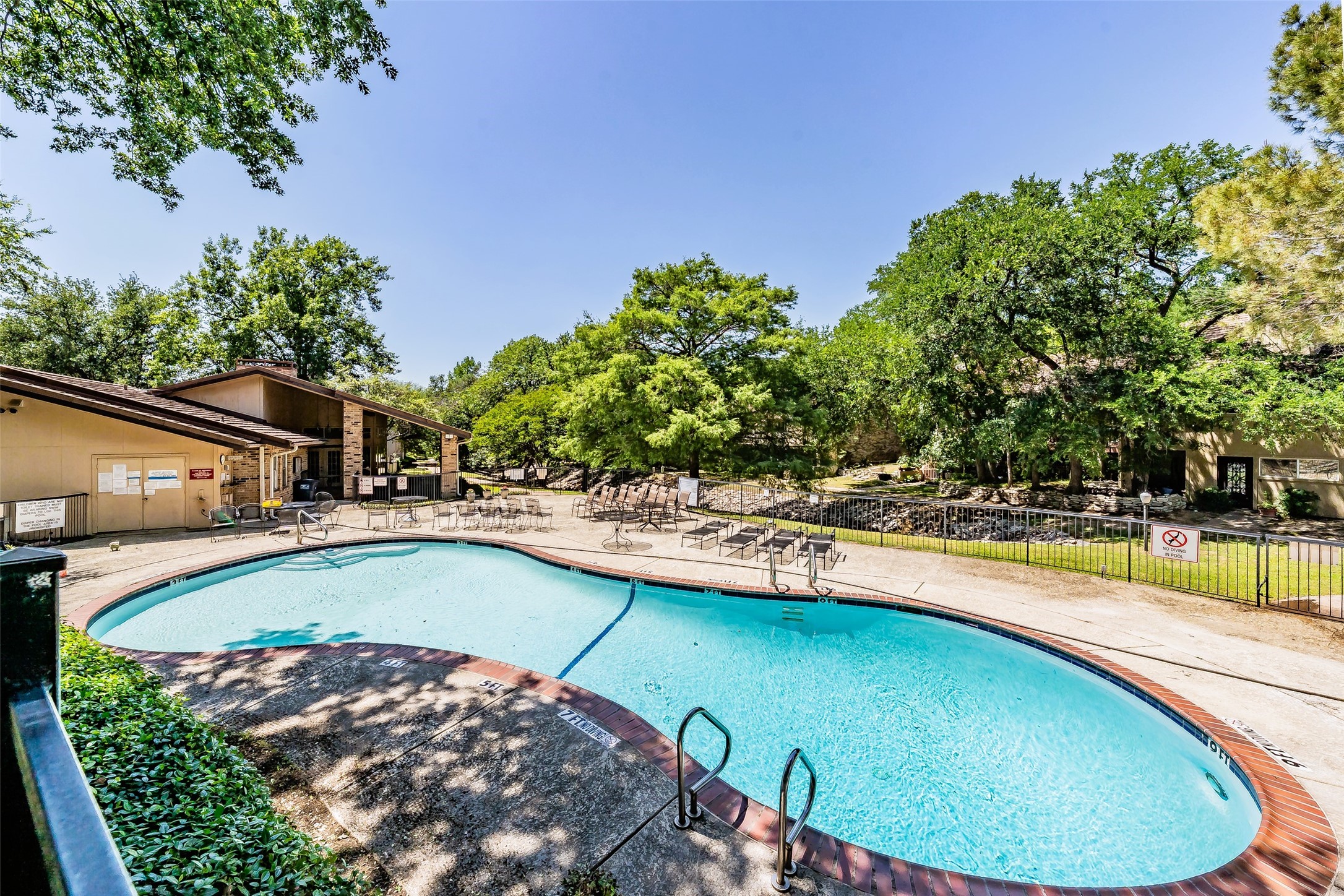 5912 Meadow Wood Lane Fort Worth TX 76112