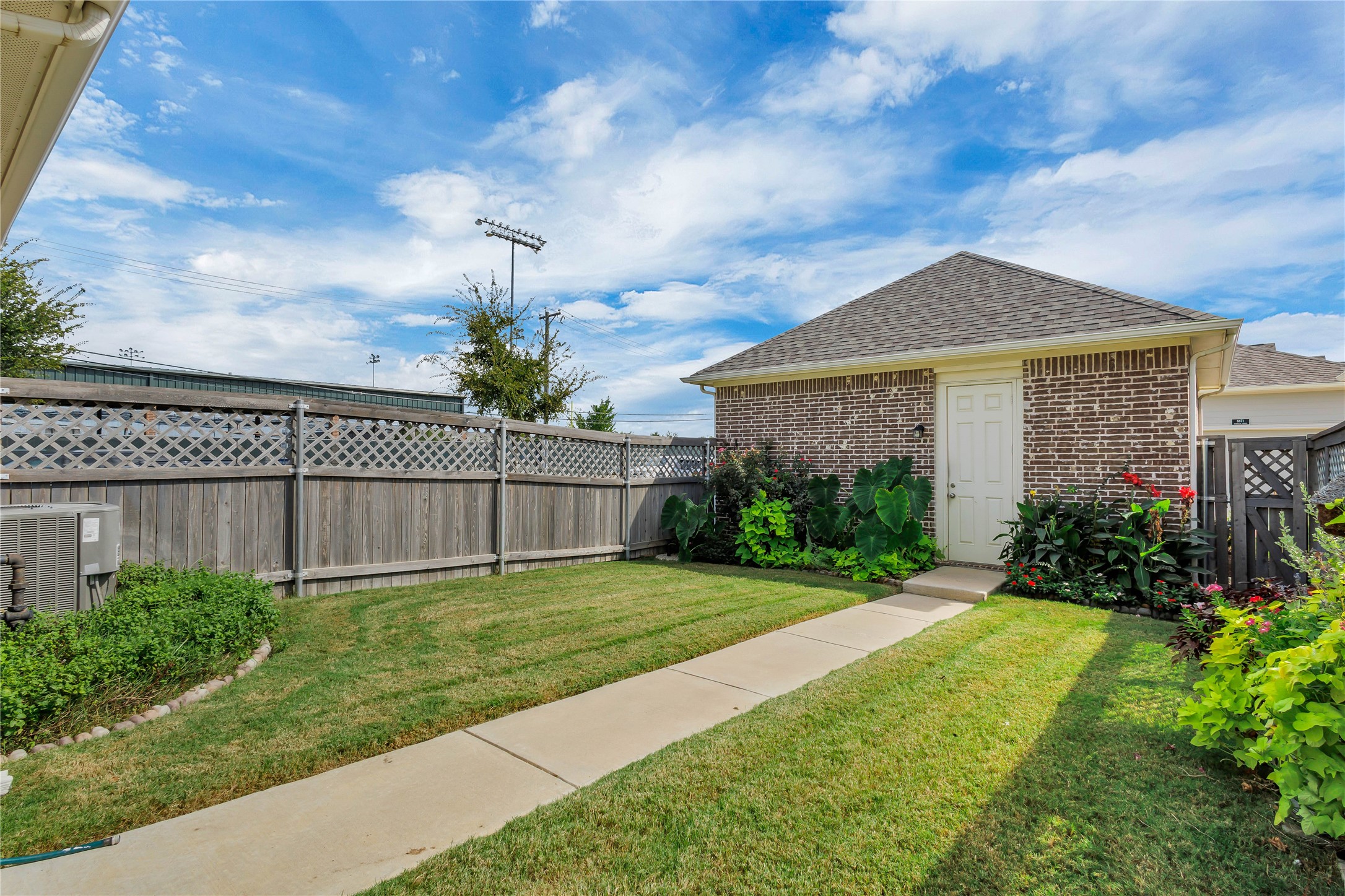 8886 Ice House Drive North Richland Hills TX 76180