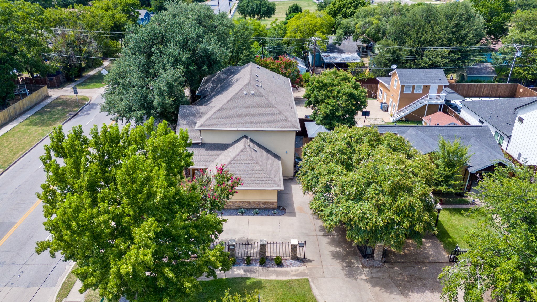 3103 Hedgerow Drive Dallas TX 75235