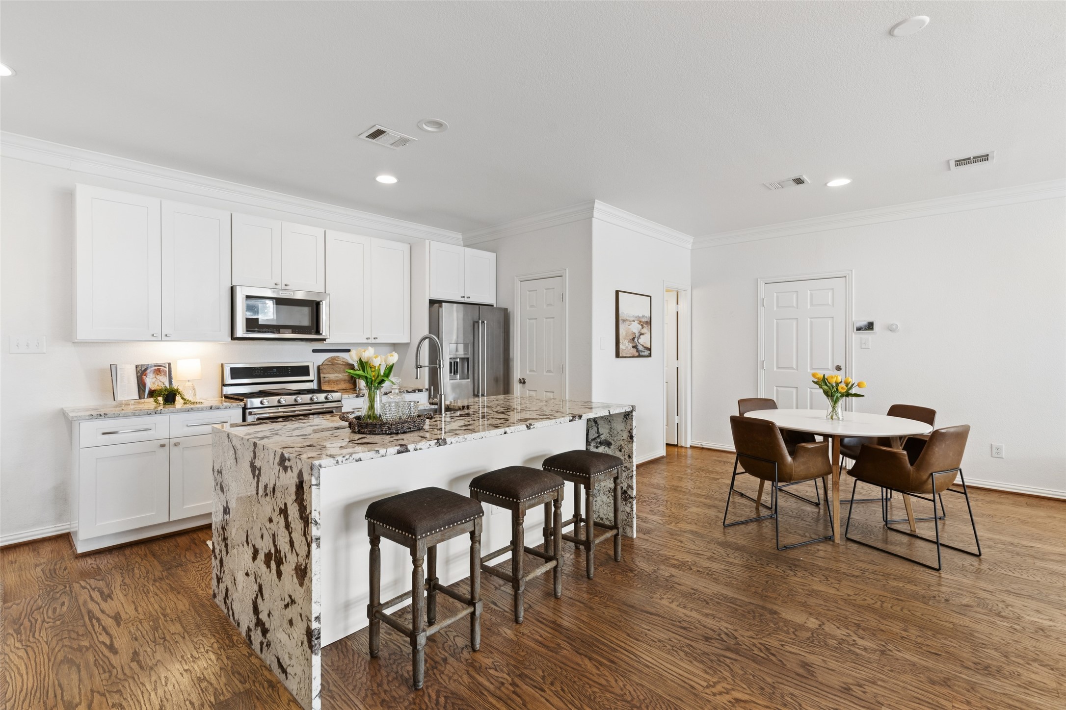 3103 Hedgerow Drive Dallas TX 75235