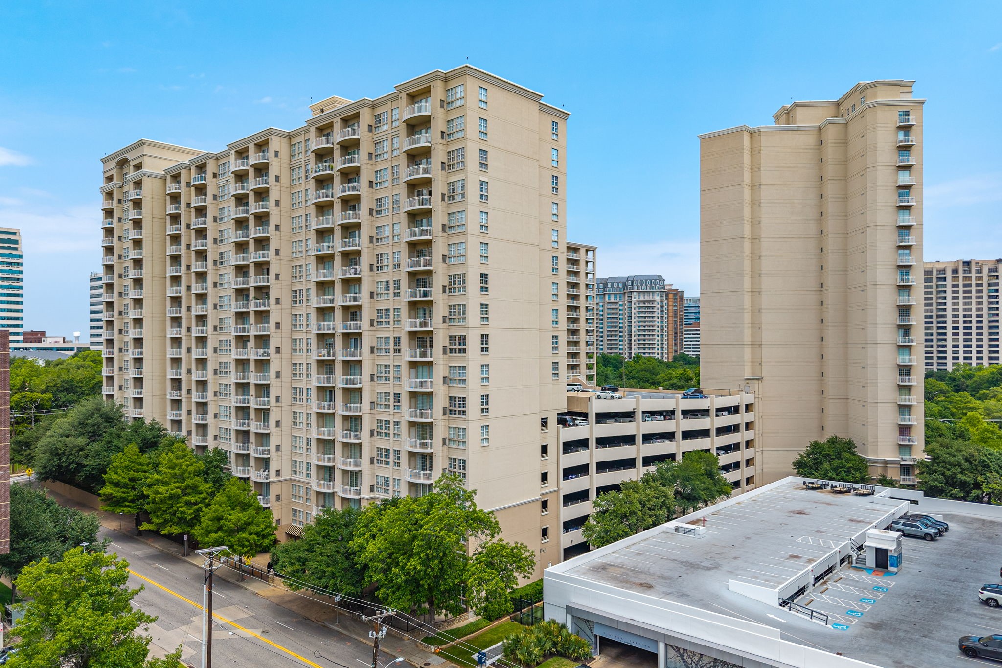 3225 Turtle Creek Boulevard Dallas TX 75219