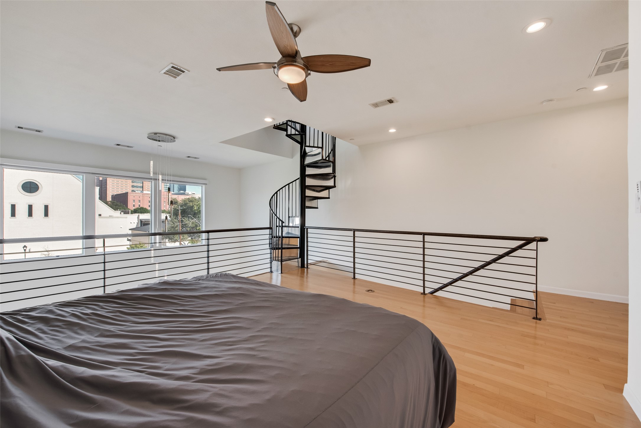 959 W Bluff Street Fort Worth TX 76102