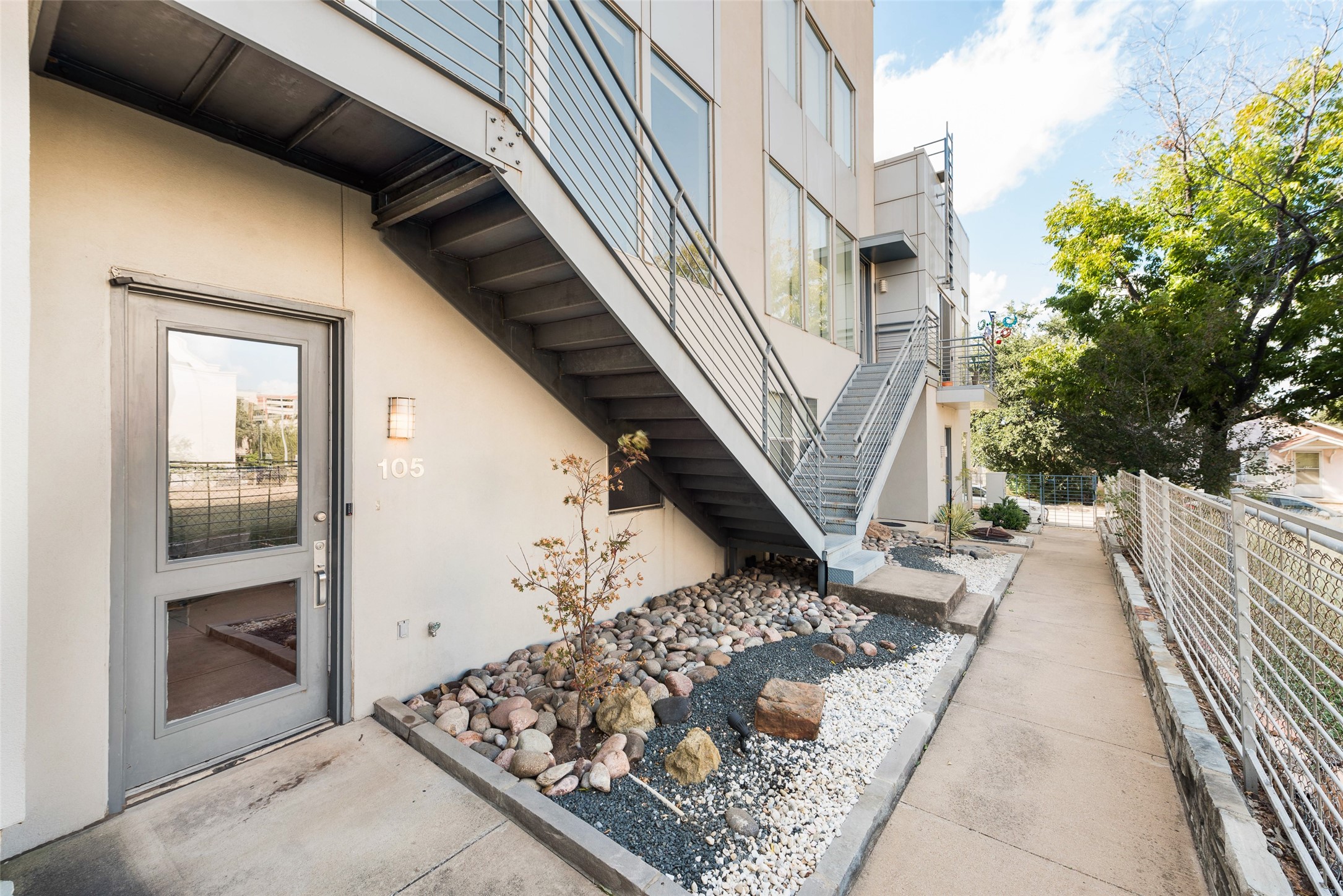 959 W Bluff Street Fort Worth TX 76102