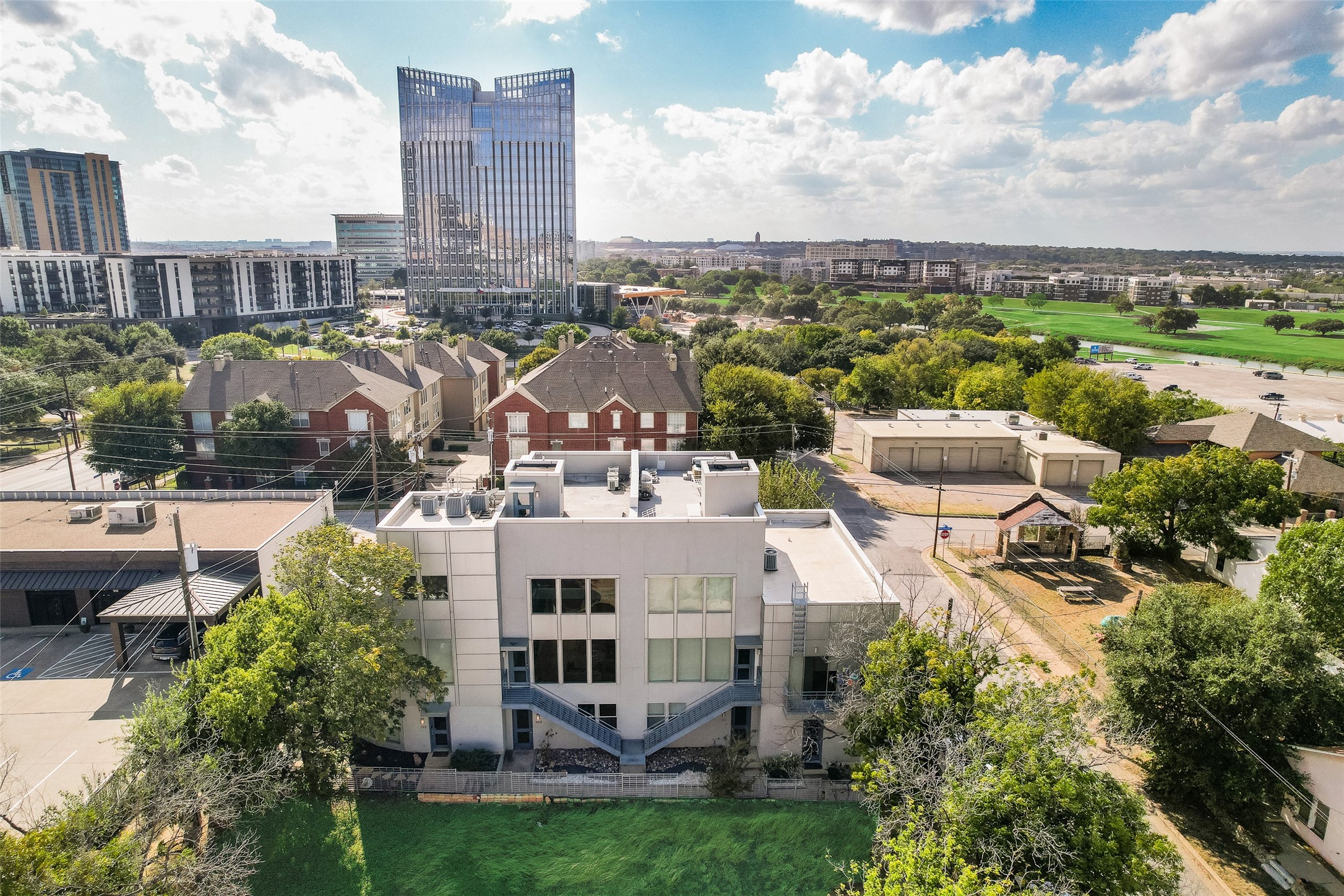 959 W Bluff Street Fort Worth TX 76102