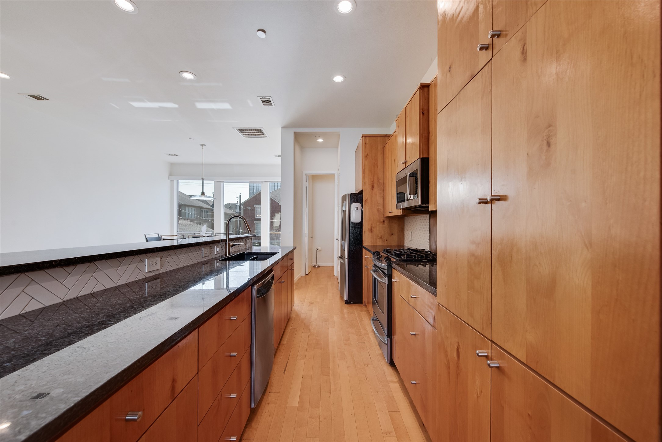 959 W Bluff Street Fort Worth TX 76102