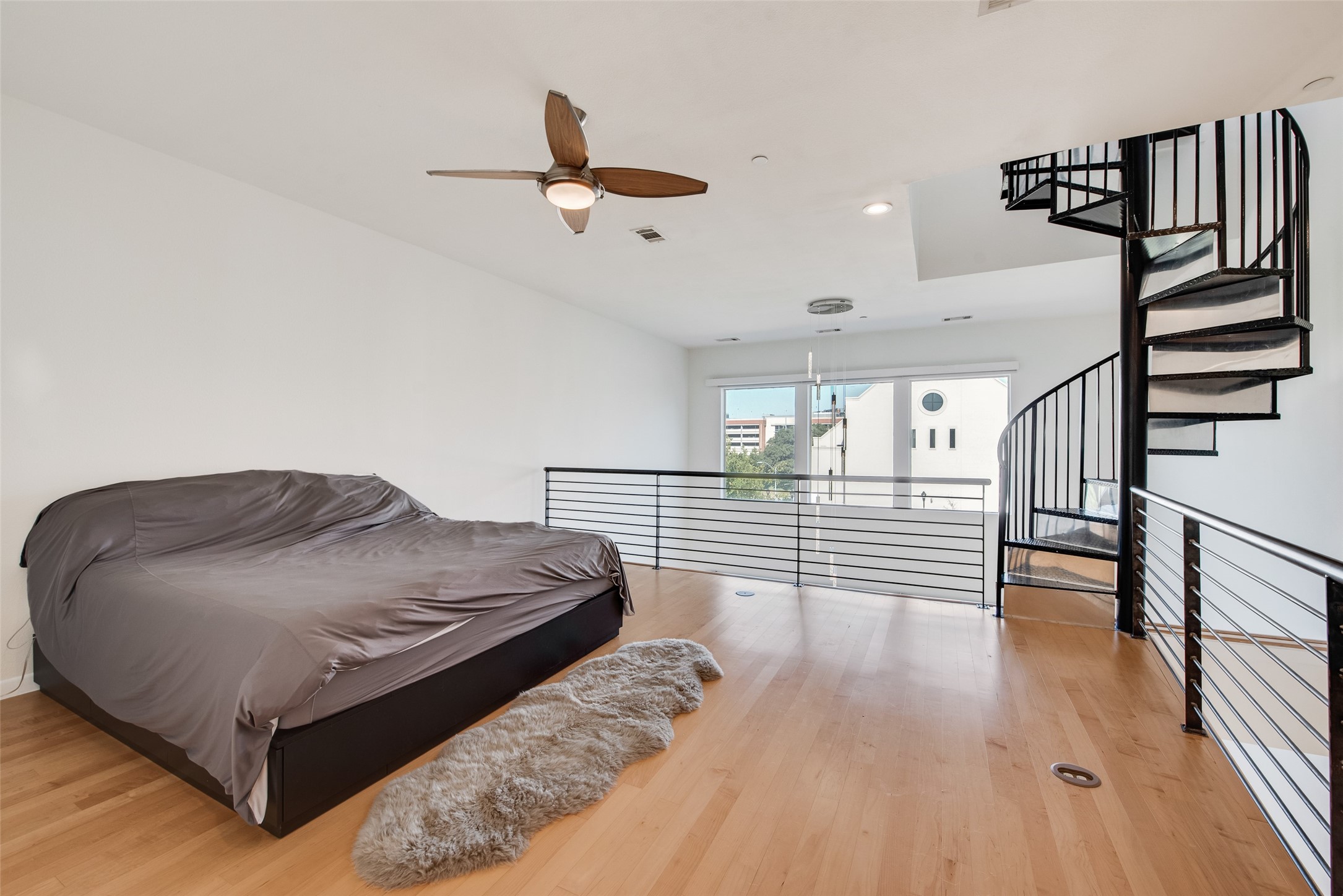 959 W Bluff Street Fort Worth TX 76102