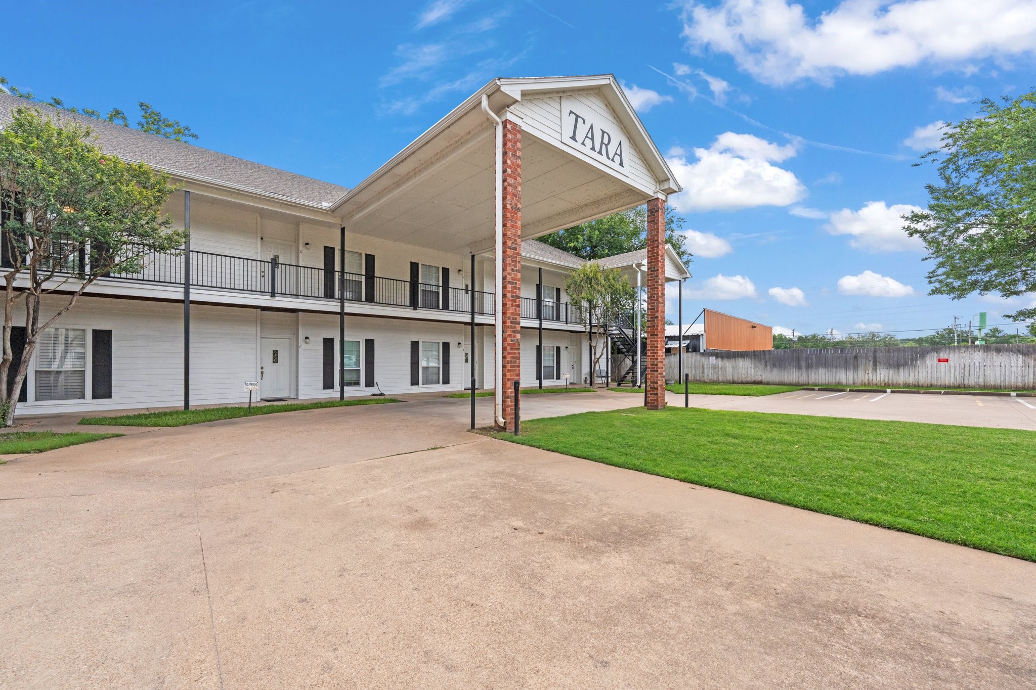 400 N Gaither Street Glen Rose TX 76043