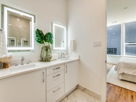 426 W 9th Street Dallas TX 75208