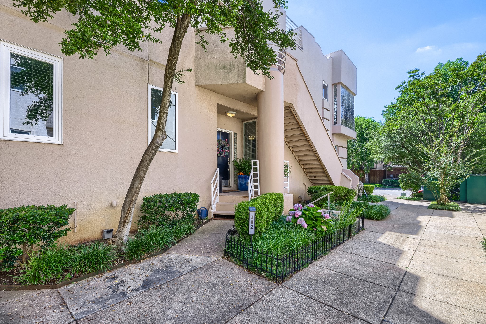 4040 Avondale Avenue Dallas TX 75219