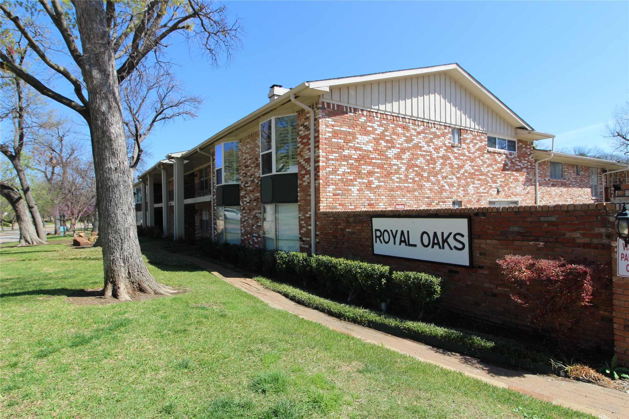 7832 Royal Lane Dallas TX 75230
