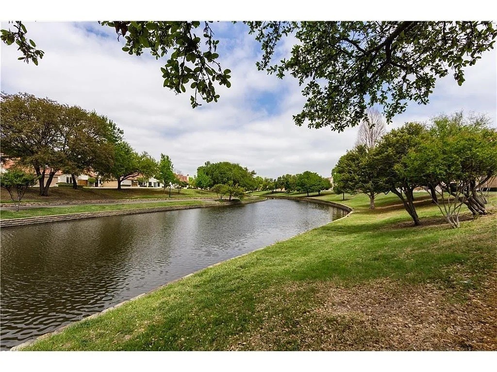 519 Ranch Trail Irving TX 75063