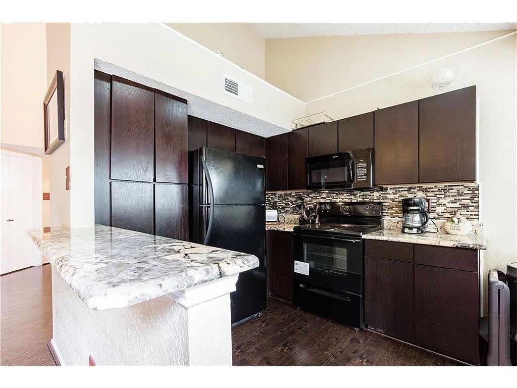 519 Ranch Trail Irving TX 75063