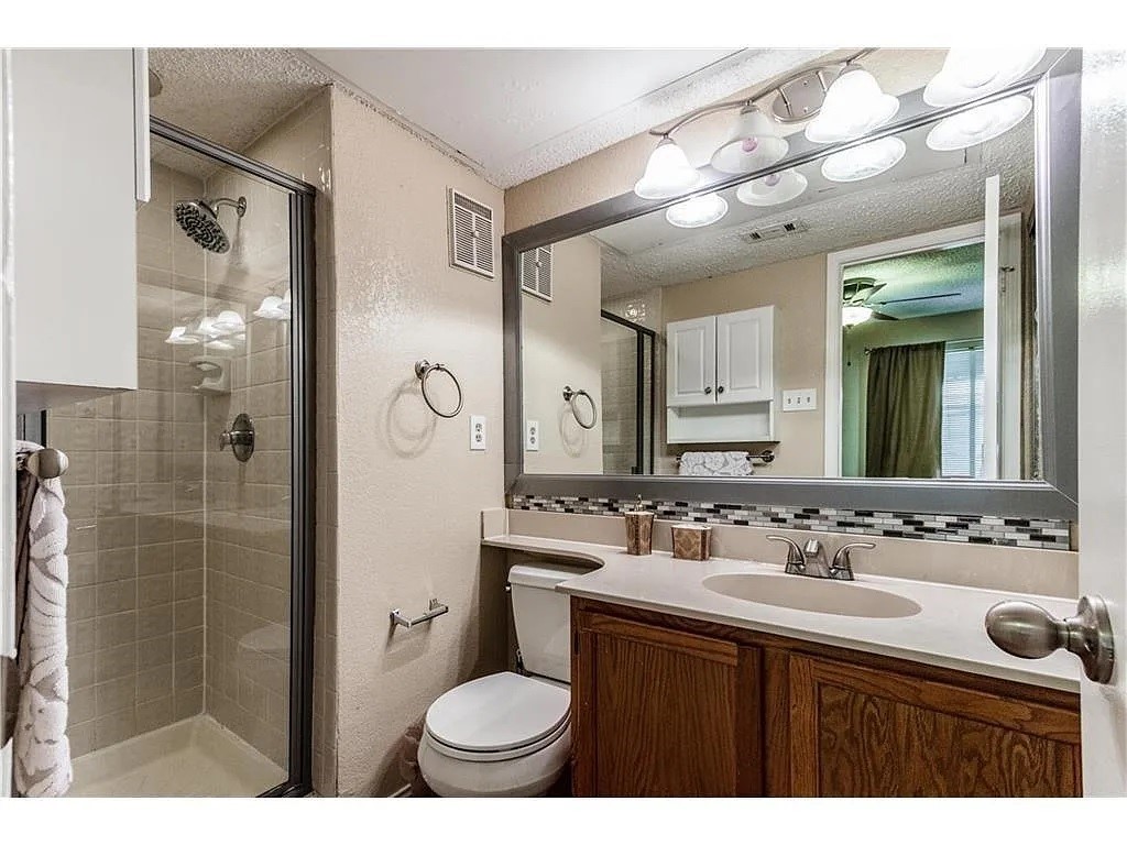 519 Ranch Trail Irving TX 75063