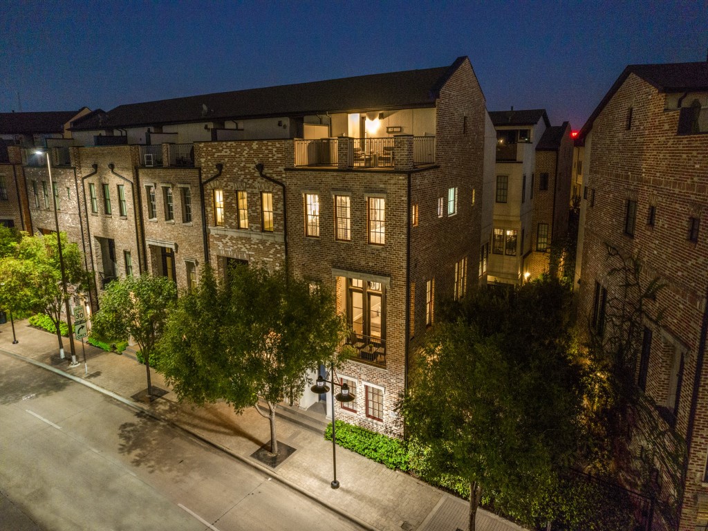 2128 Canton Street Dallas TX 75201