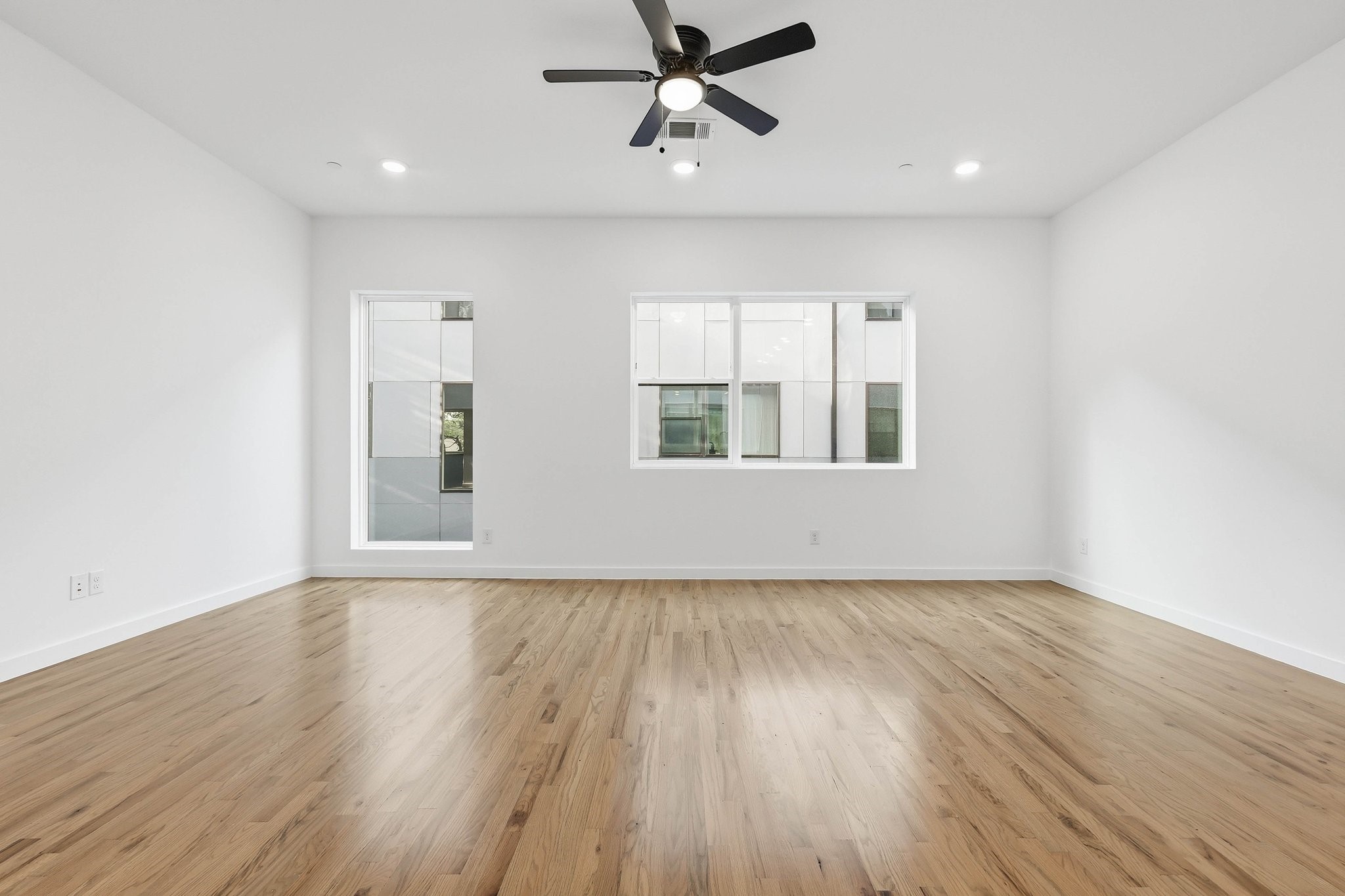 427 W 10th Street Dallas TX 75208