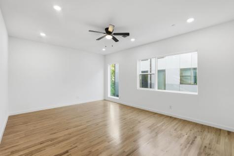427 W 10th Street Dallas TX 75208