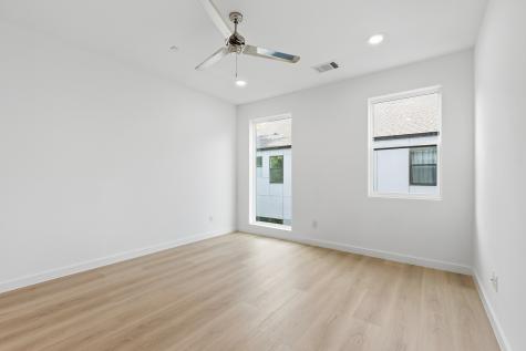 427 W 10th Street Dallas TX 75208