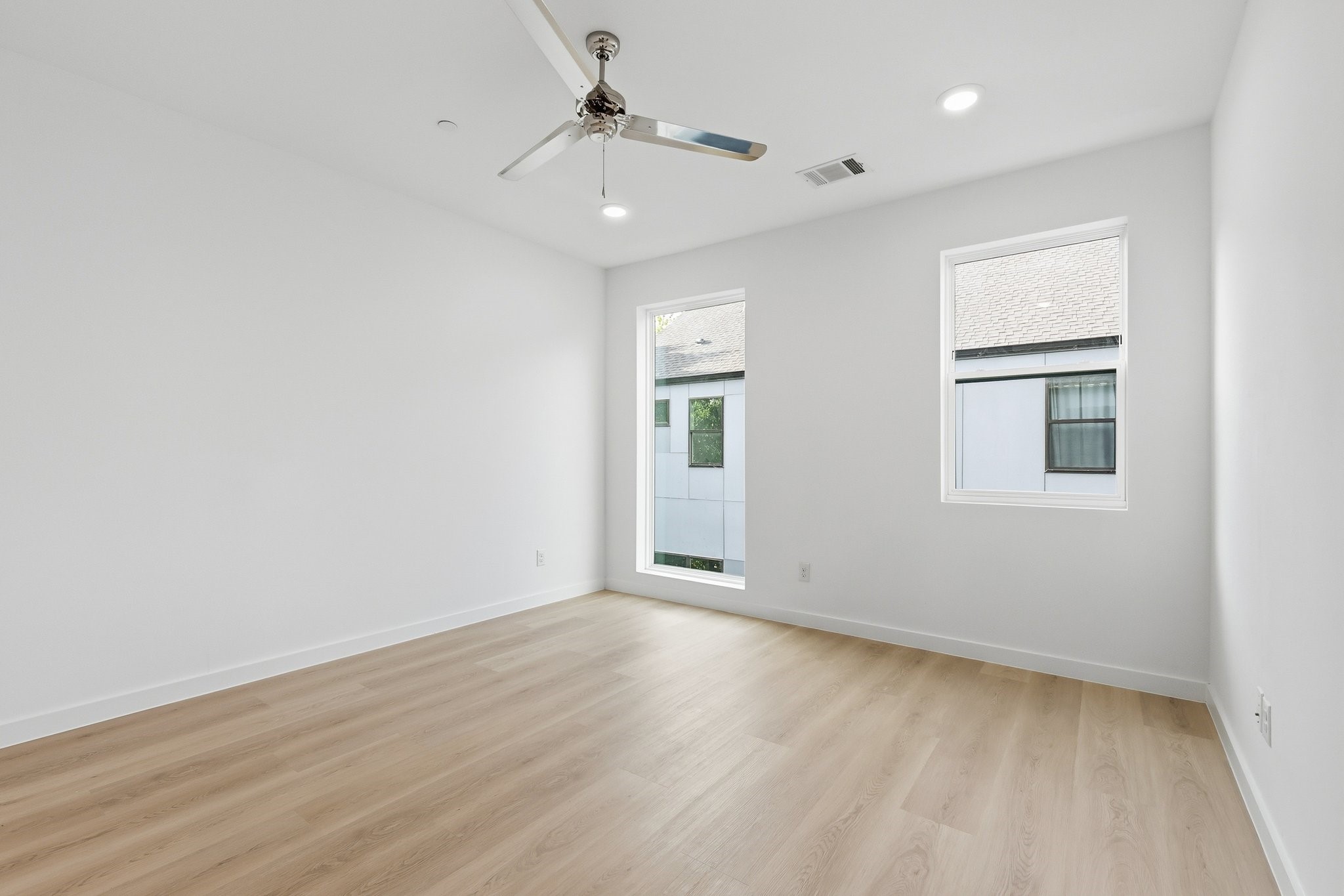 427 W 10th Street Dallas TX 75208