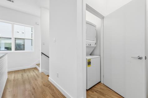 427 W 10th Street Dallas TX 75208
