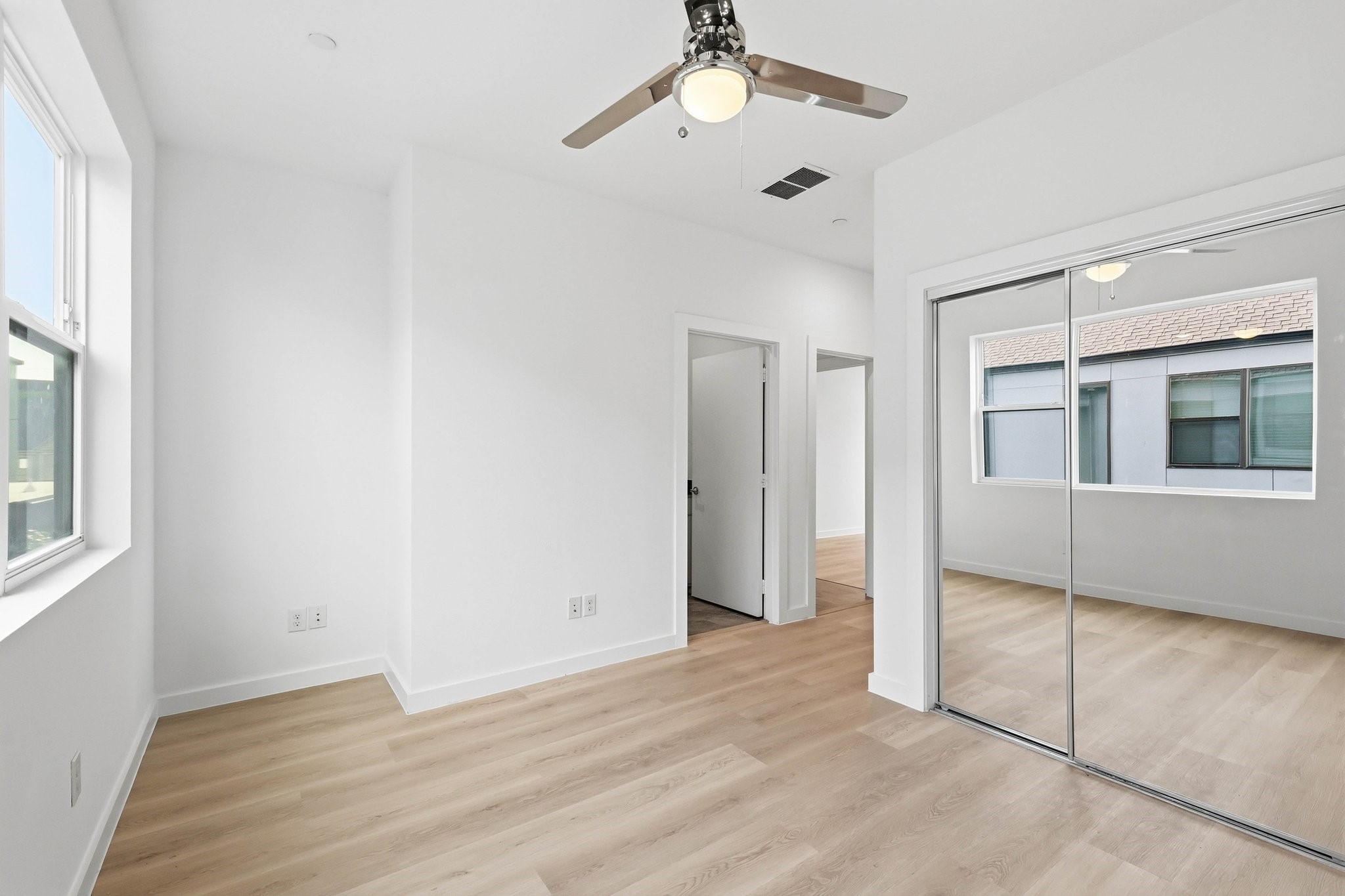 427 W 10th Street Dallas TX 75208