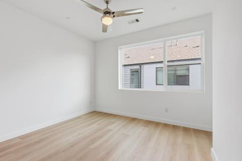 427 W 10th Street Dallas TX 75208