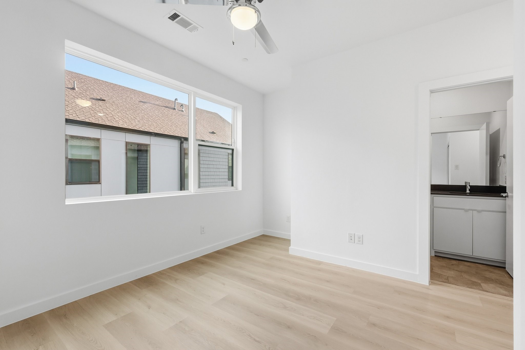 427 W 10th Street Dallas TX 75208