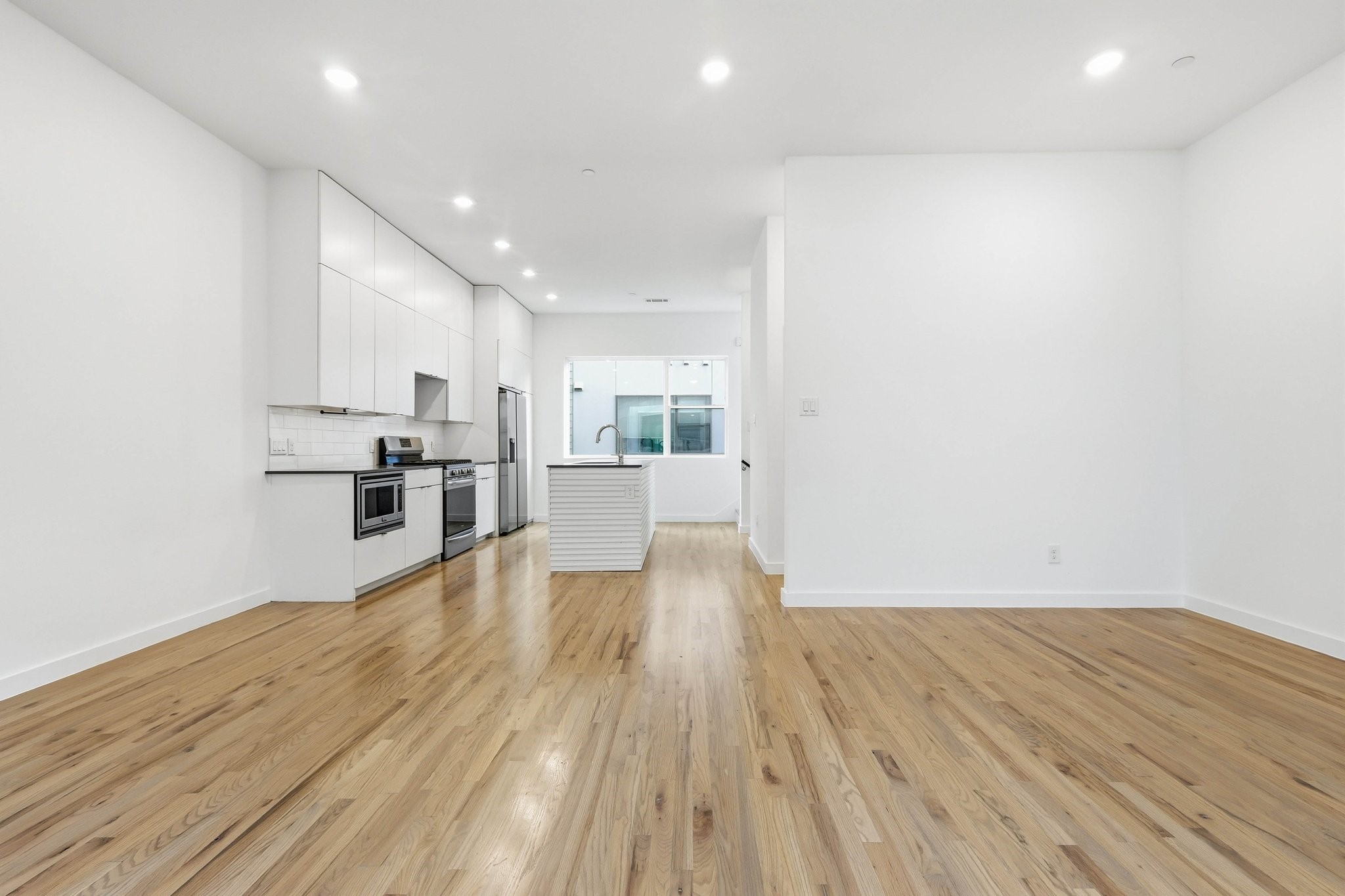 427 W 10th Street Dallas TX 75208