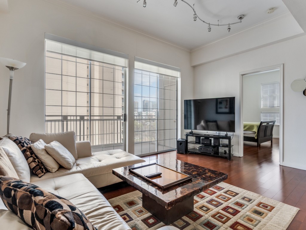 3225 Turtle Creek Boulevard Dallas TX 75219