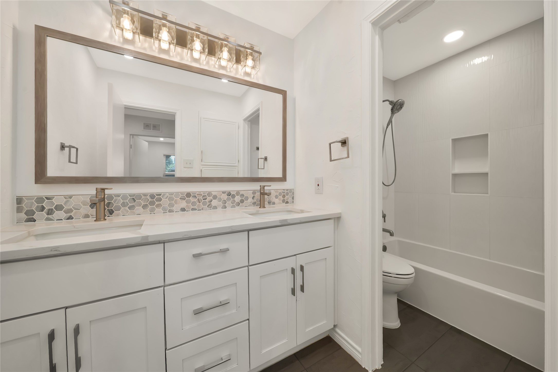 2909 Normandy Court Euless TX 76039