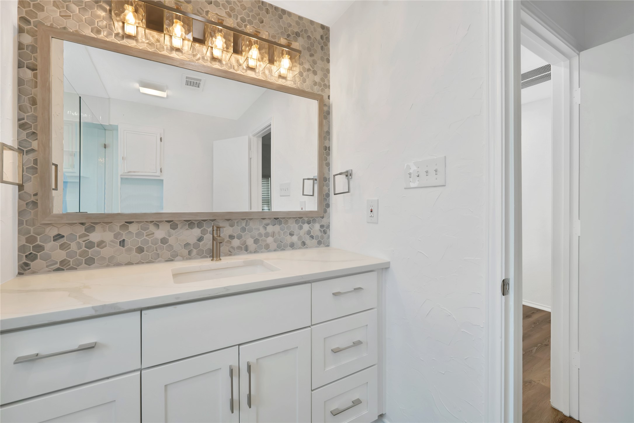 2909 Normandy Court Euless TX 76039