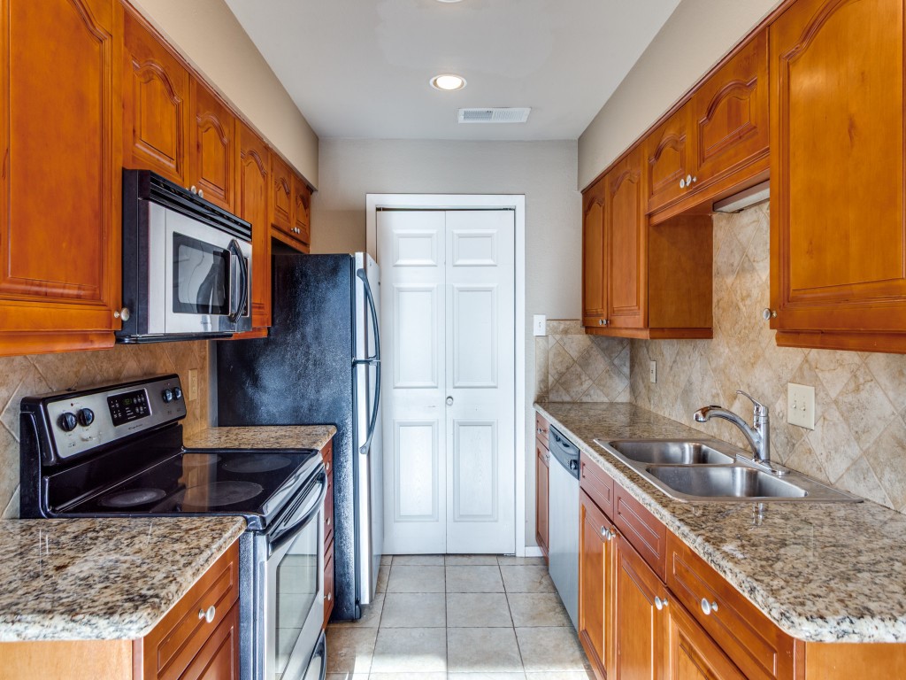 5618 Cedar Creek Drive Benbrook TX 76109