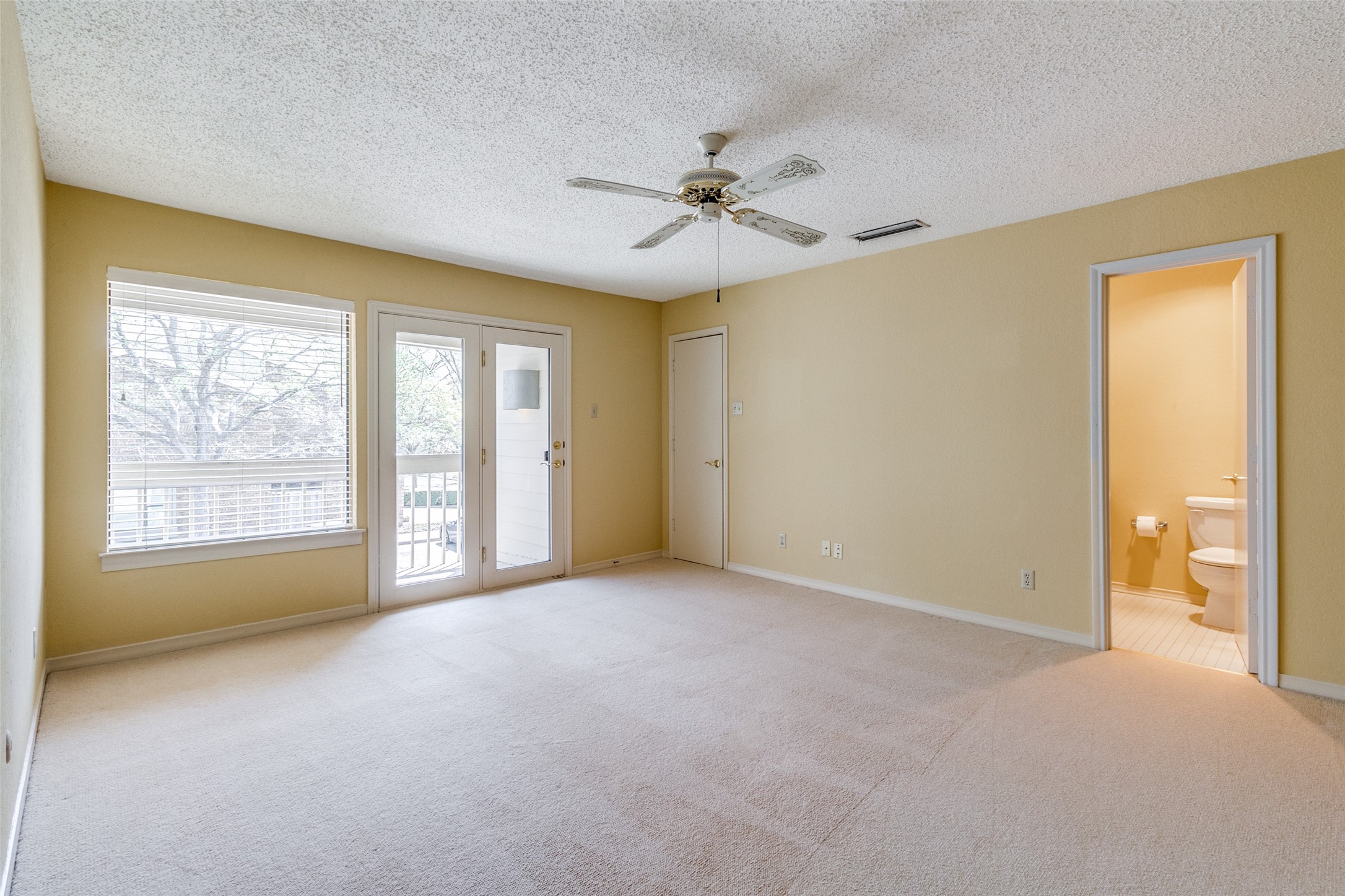 6754 E Northwest Highway Dallas TX 75231