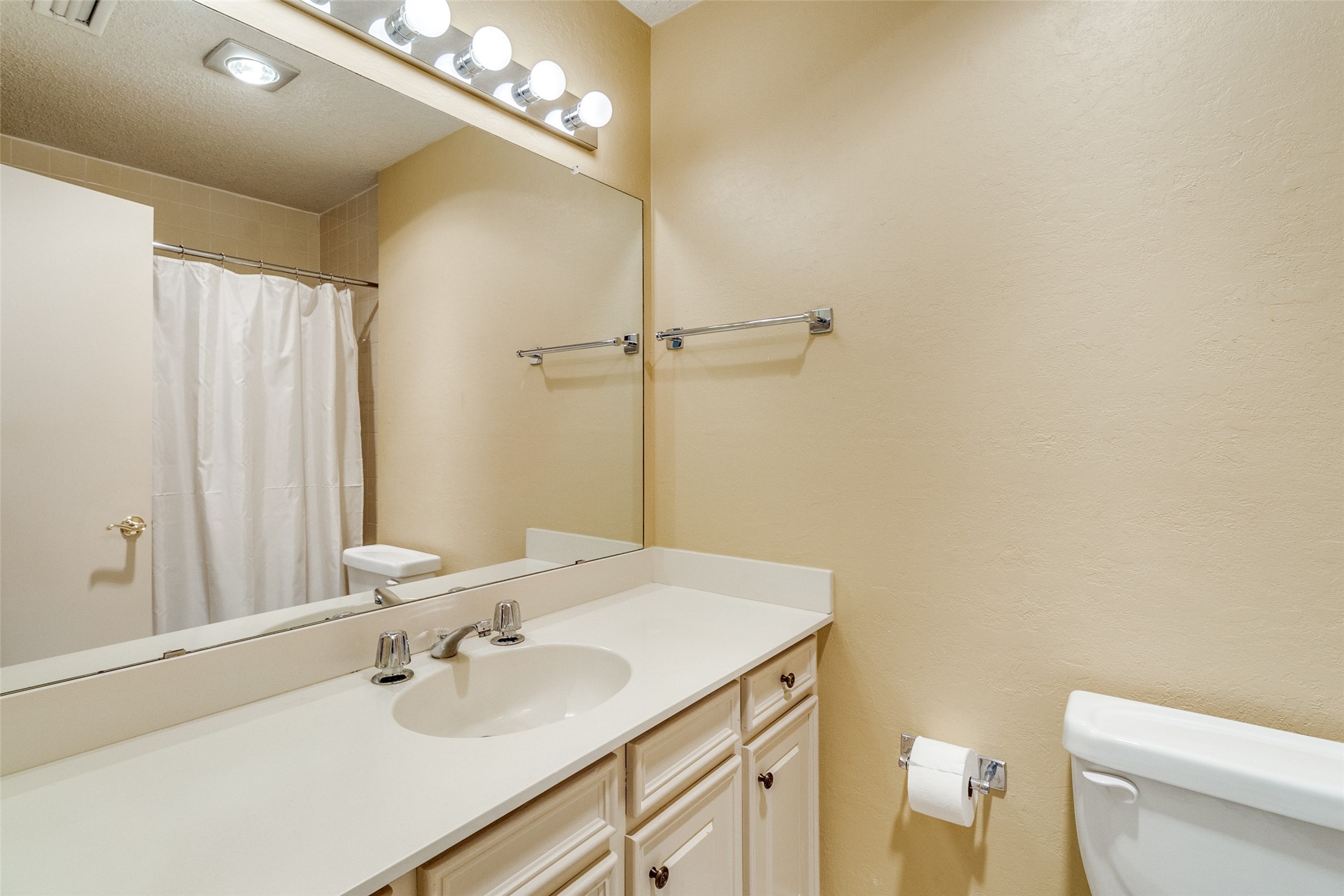 6754 E Northwest Highway Dallas TX 75231