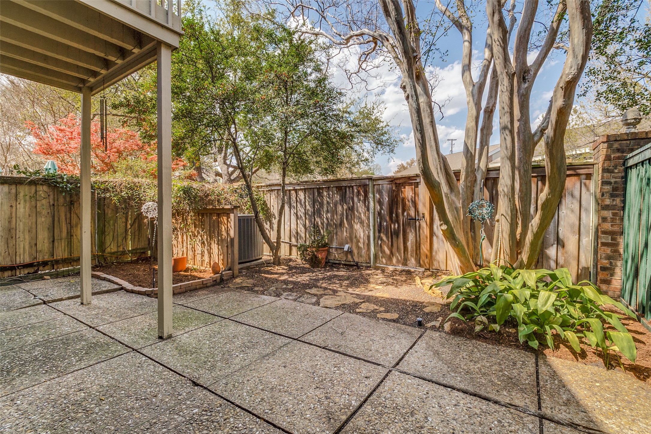 6754 E Northwest Highway Dallas TX 75231