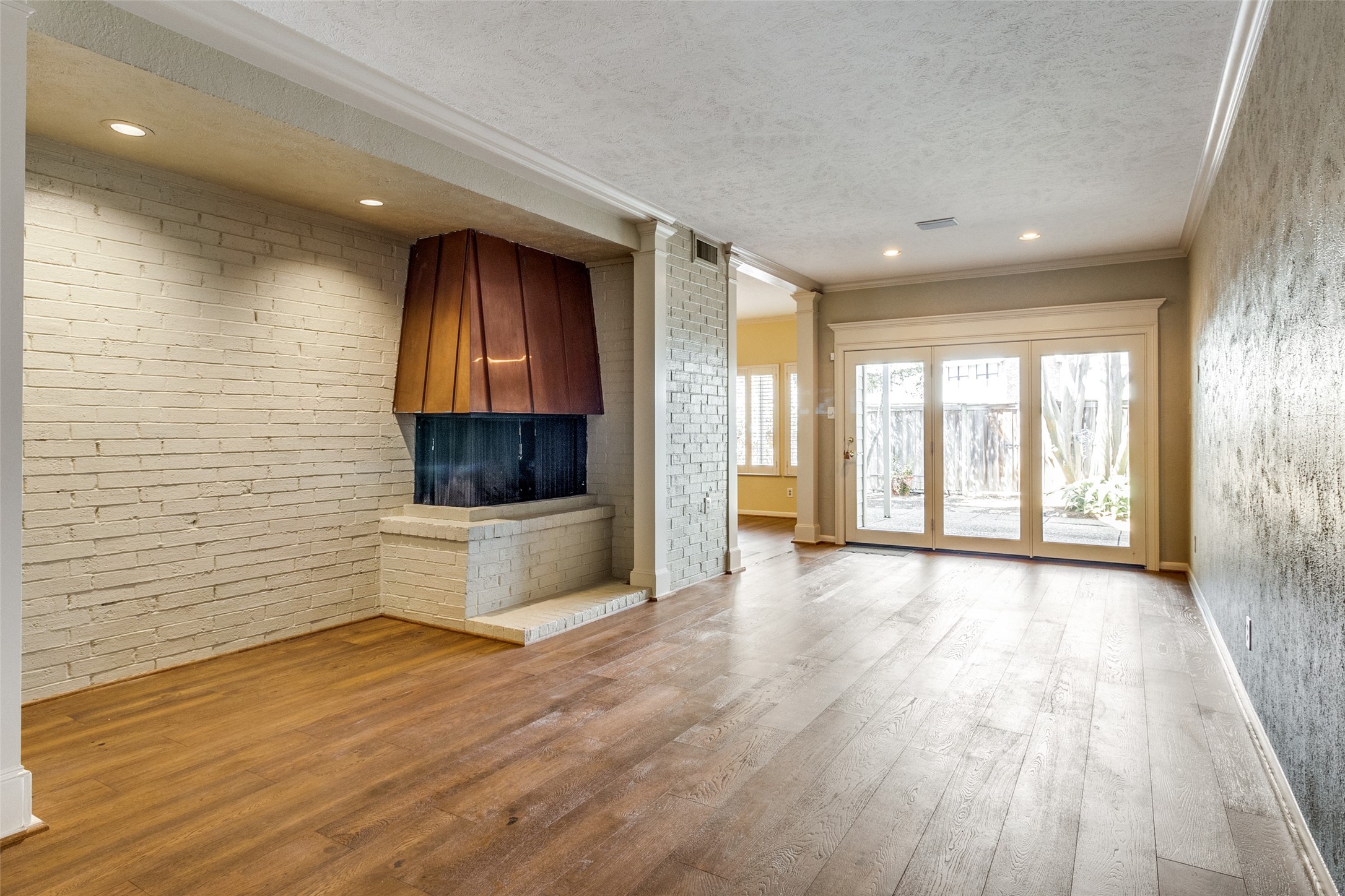 6754 E Northwest Highway Dallas TX 75231