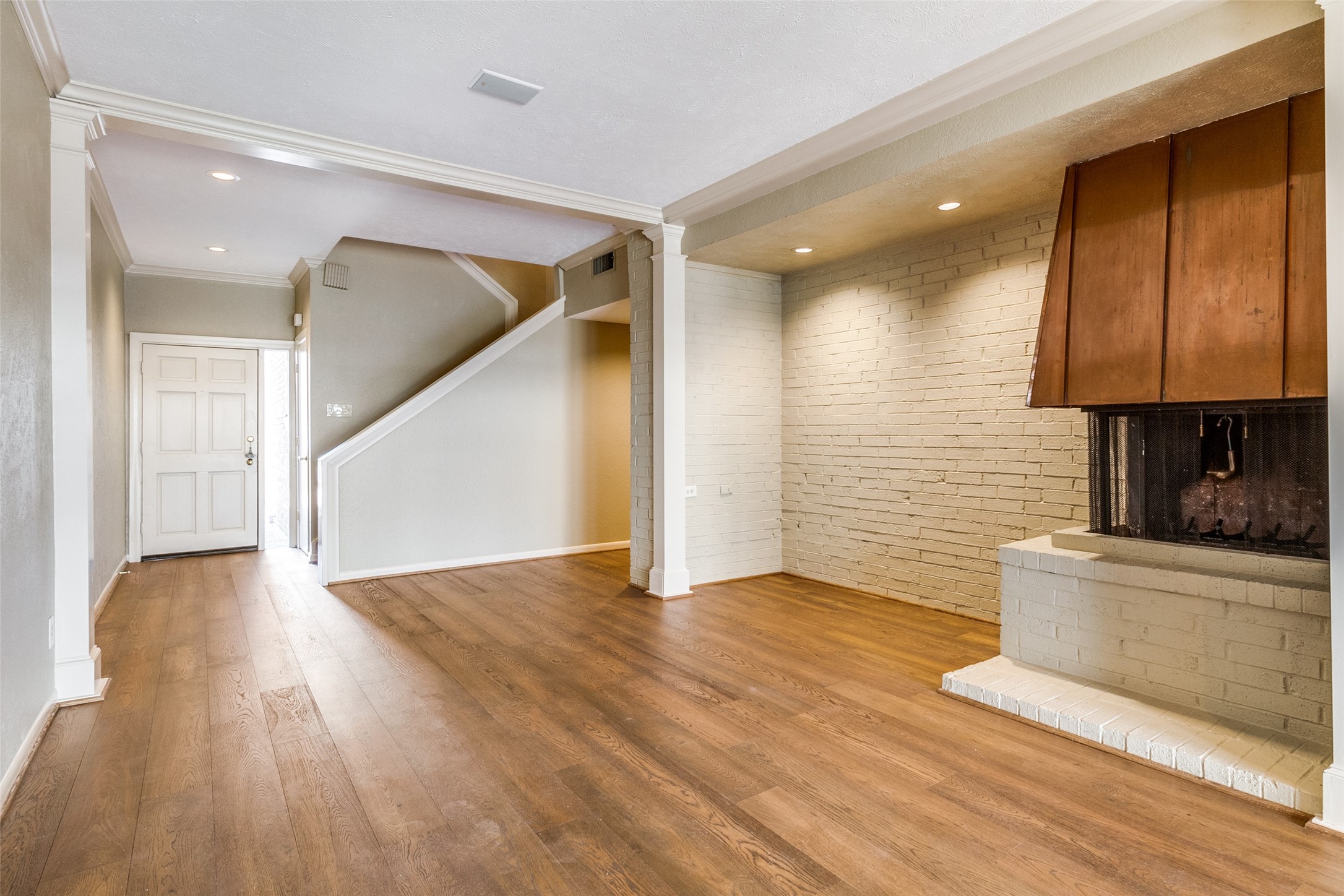 6754 E Northwest Highway Dallas TX 75231