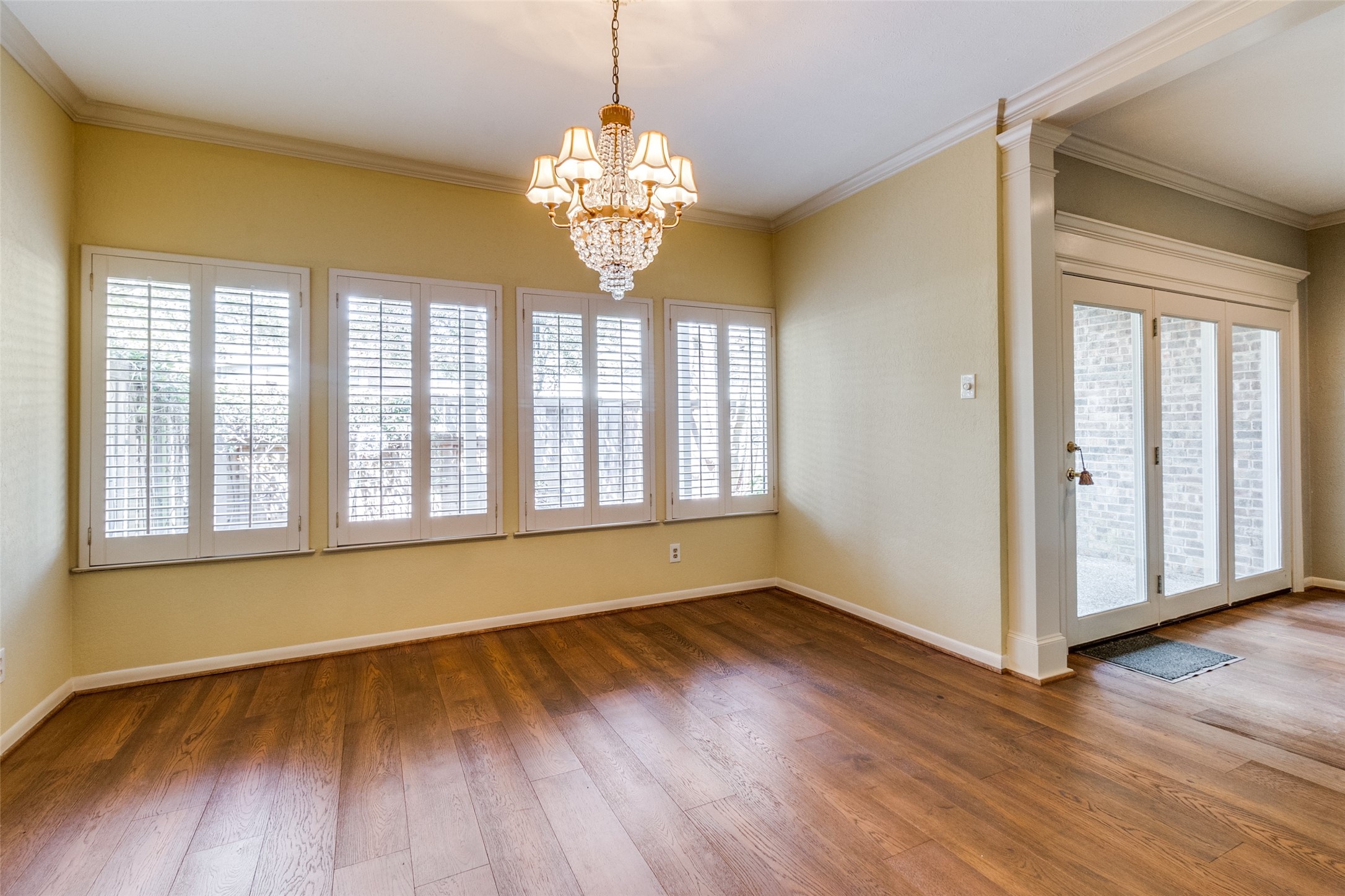 6754 E Northwest Highway Dallas TX 75231