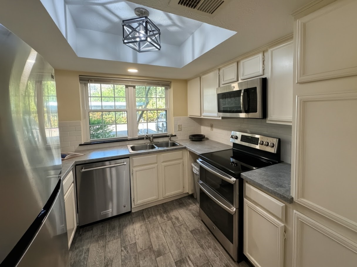 2535 Wedglea Drive Dallas TX 75211