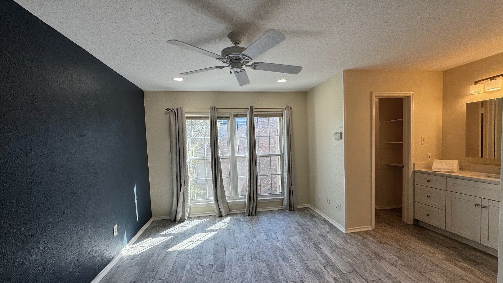 2535 Wedglea Drive Dallas TX 75211