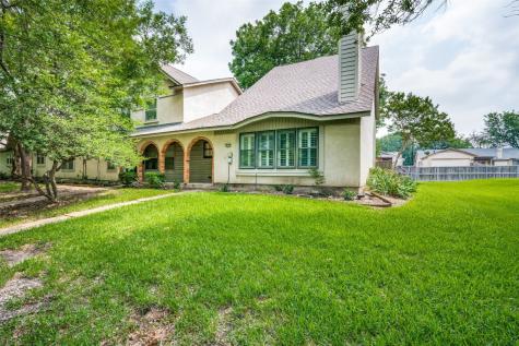 4832 Rollingwood Court Garland TX 75043