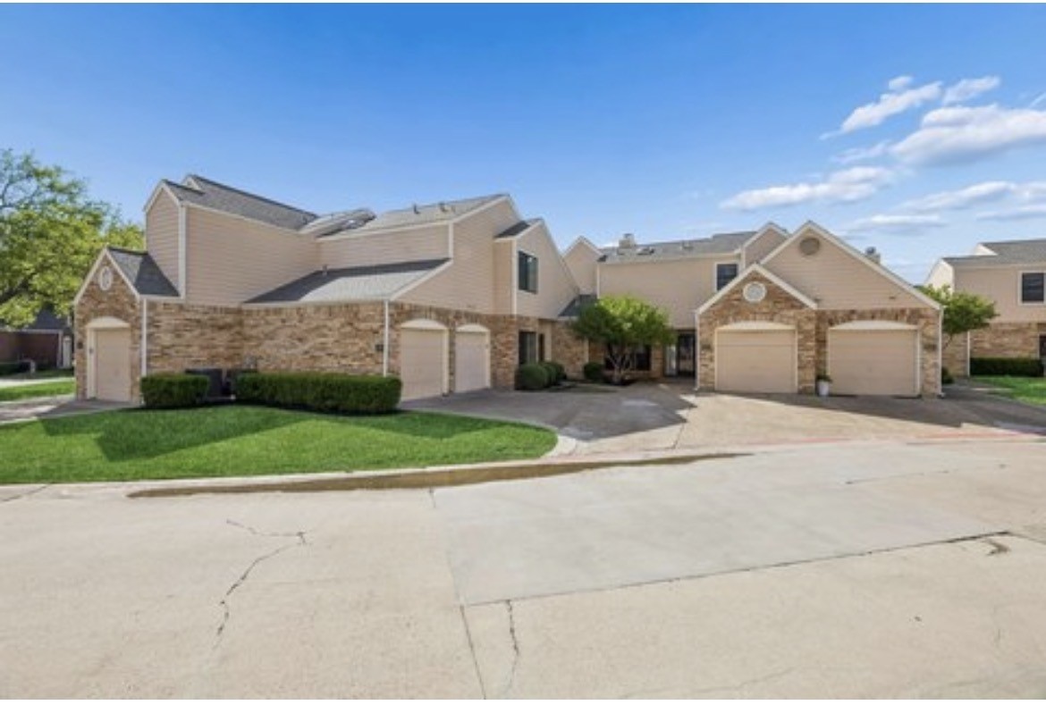 217 Cimarron Trail Irving TX 75063