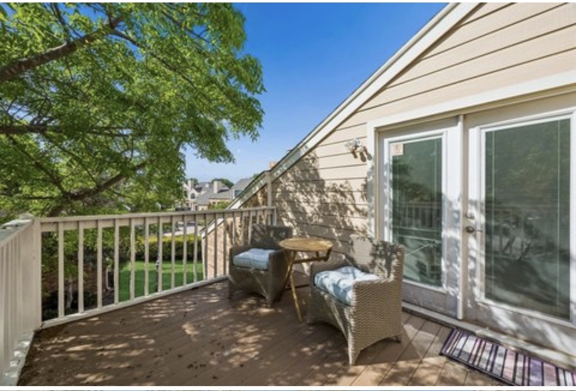 217 Cimarron Trail Irving TX 75063