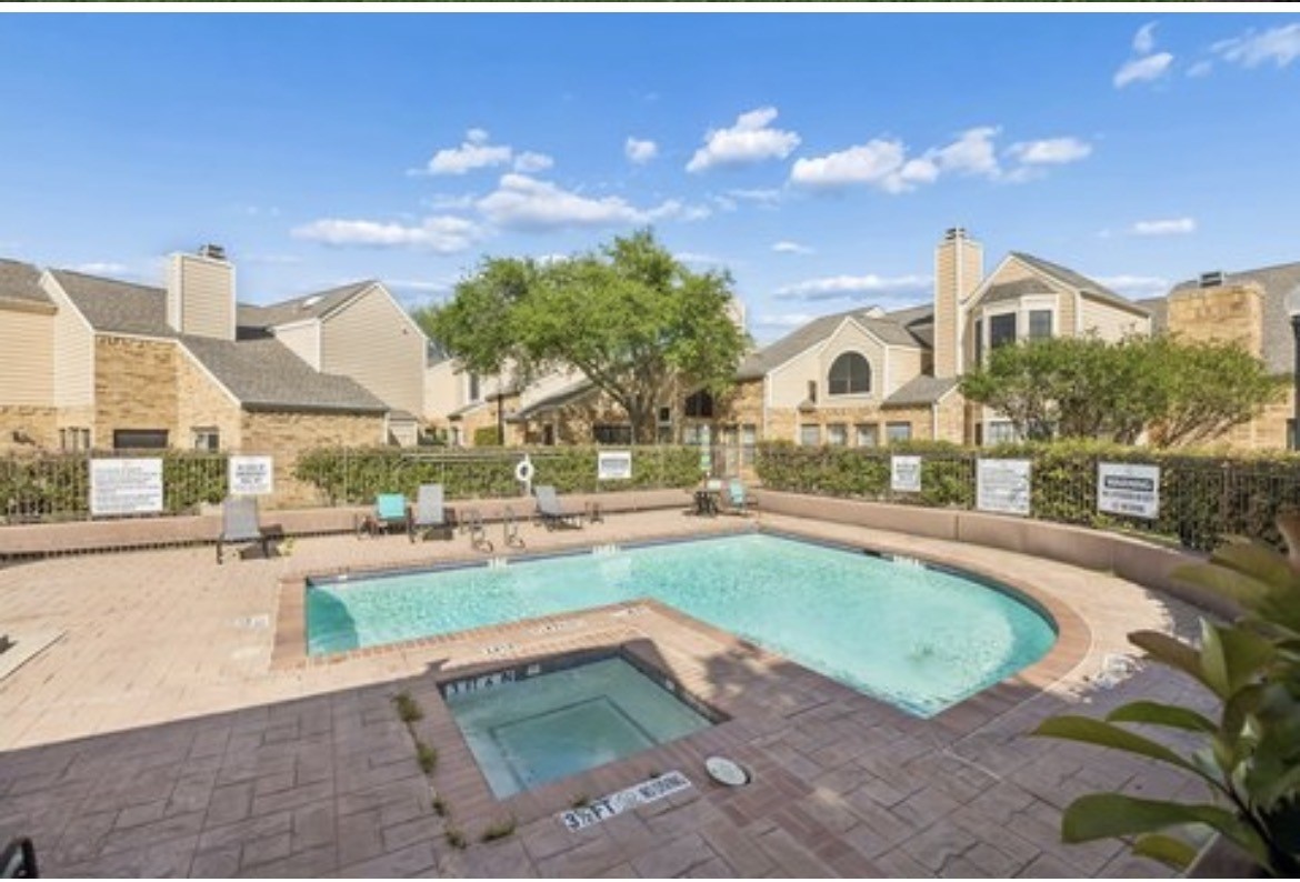 217 Cimarron Trail Irving TX 75063